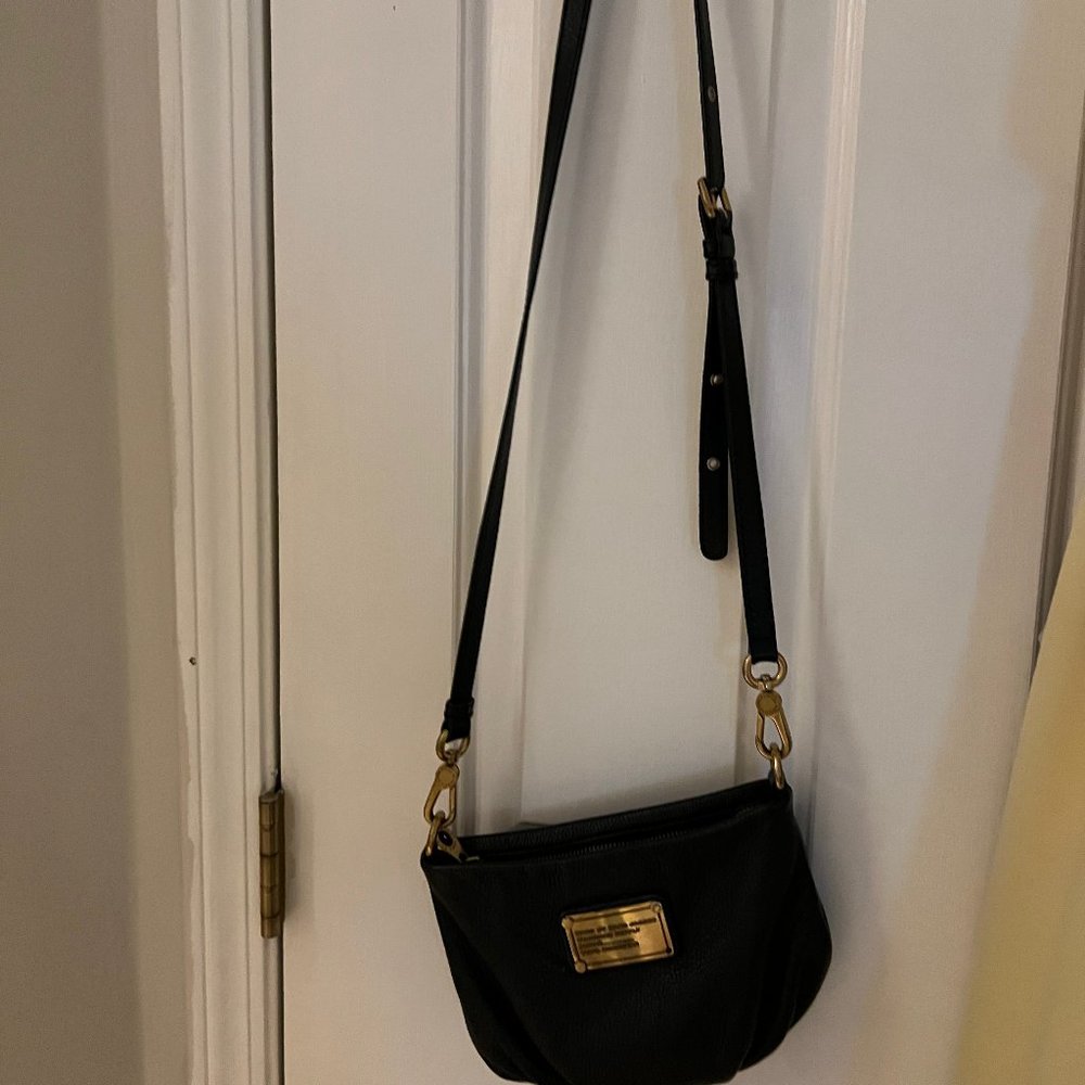 marc by marc jacobs leather shoulder/cross body bag